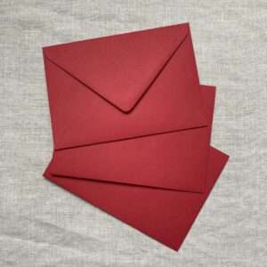Lot de 3 enveloppes rouges C6